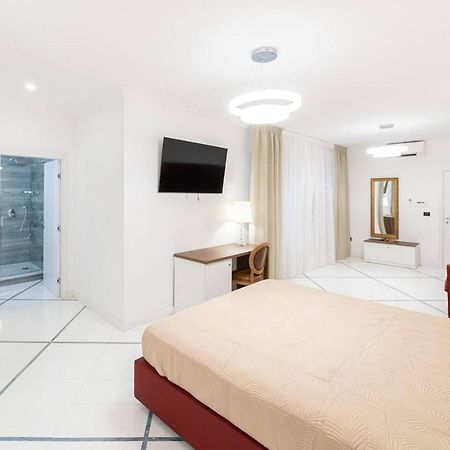 Apartments Hotel Real Suite Napoli Chiaia Mergellina Esterno foto
