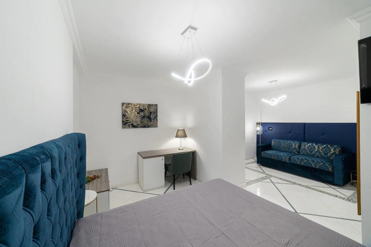 Apartments Hotel Real Suite Napoli Chiaia Mergellina Esterno foto