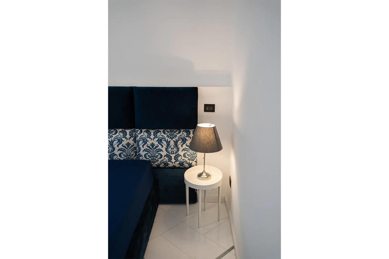 Apartments Hotel Real Suite Napoli Chiaia Mergellina Esterno foto